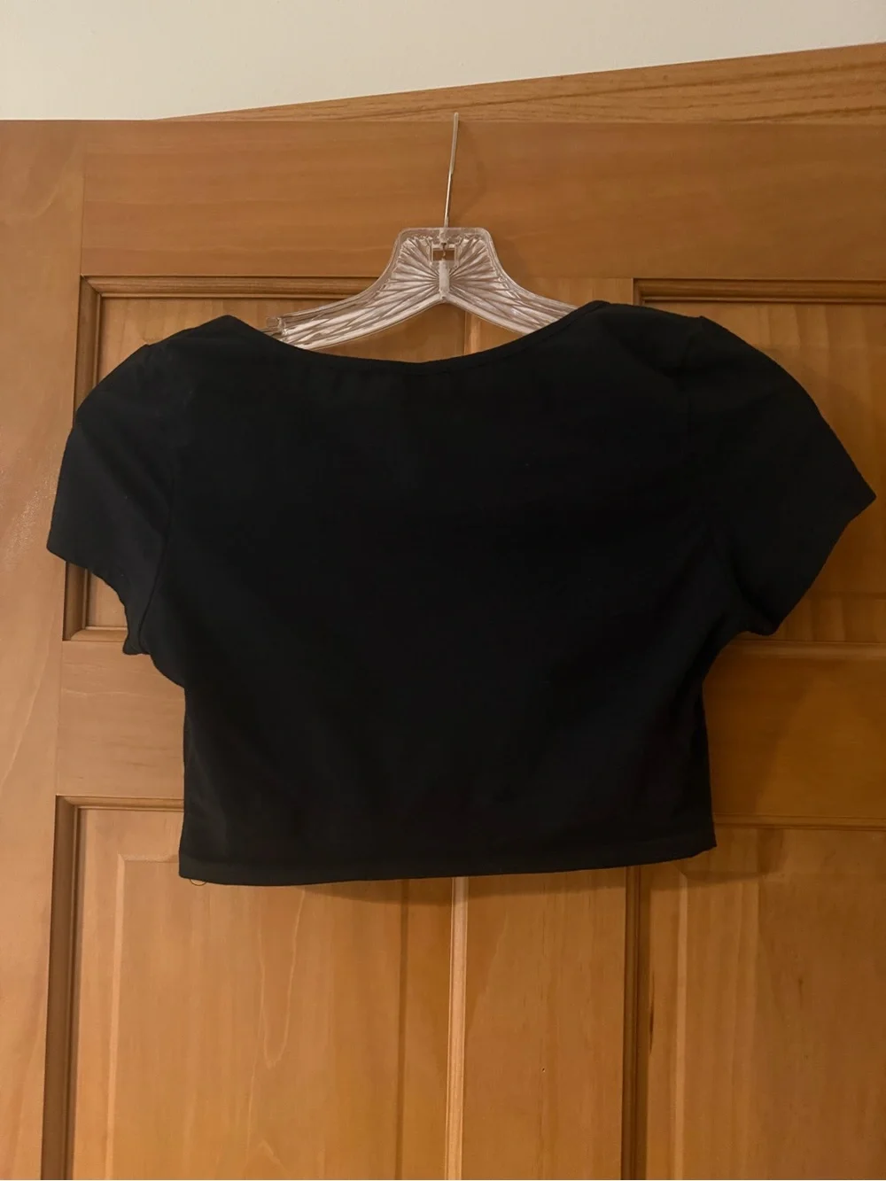 SHEIN Black Scoop Neck Short Sleeve Crop Top